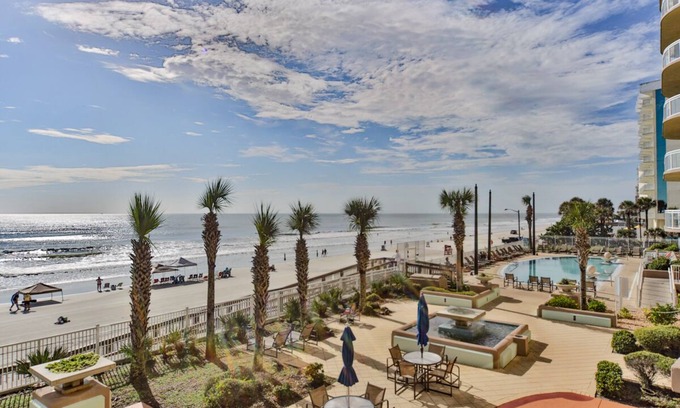 Daytona Beach Condo | 2 Bedroom 2 Bath Luxury condo on the beach with Oversized Patio & Outdoor Grill.