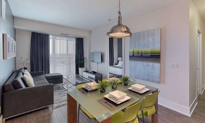 Toronto Entertainment District Apartment | 2 Bedroom/2 Bathroom Suite