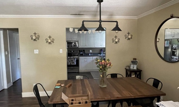 Napa House | 2 bedroom/2bath in central Napa, within walking to downtown
