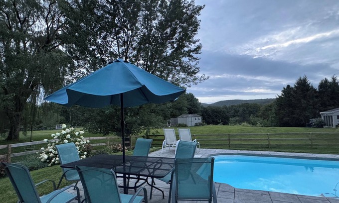 Kent Apartment | 2-bedroom 2nd floor suite in Kent with pool