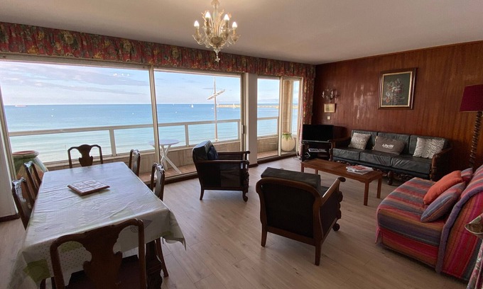 Les Sables d'Olonne Apartment | 2-Bedroom Apartment with Balcony in Sables-d'Olonne