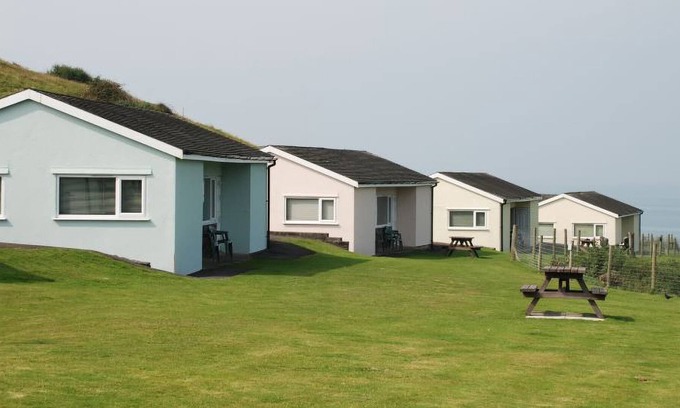 Aberaeron Ski Chalet | 2 bedroom accommodation in Gilfach-Yr-Halen