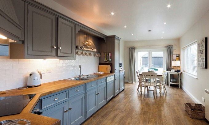 Salcombe Cottage | 2 bedroom accommodation in Island Street