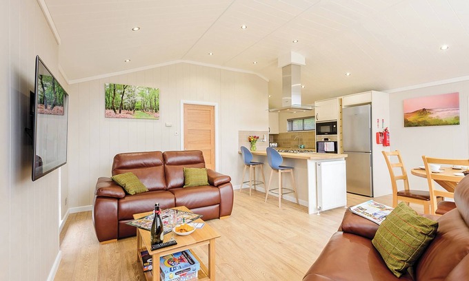 Holton Heath Ski Chalet | 2 bedroom accommodation in Holton Heath