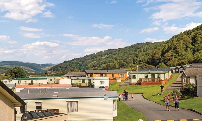 Aberystwyth House | 2 bedroom accommodation in Clarach Bay, Nr Aberystwyth