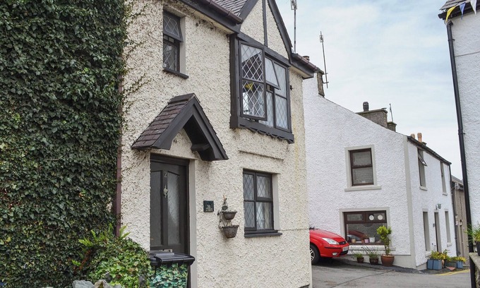 Cemaes Bay Cottage | 2 bedroom accommodation in Cemaes, near Holyhead