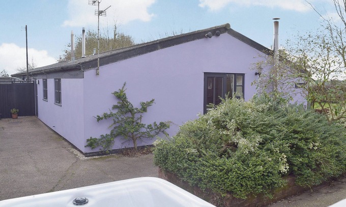 Monk Soham Cottage | 2 bedroom accommodation in Debenham, near Framlingham