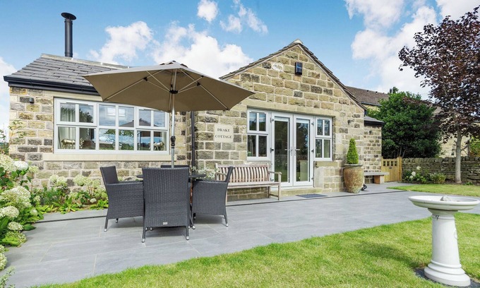 Stanbury Cottage | 2 bedroom accommodation in Wilsden, near Haworth