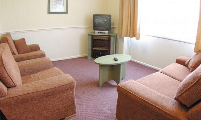 Brixham Ski Chalet | 2 bedroom accommodation in Brixham