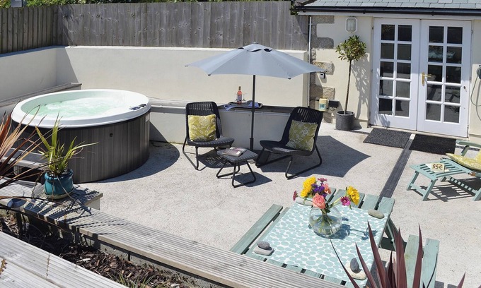 Penzance Cottage | 2 bedroom accommodation in Numphra, near Penzance