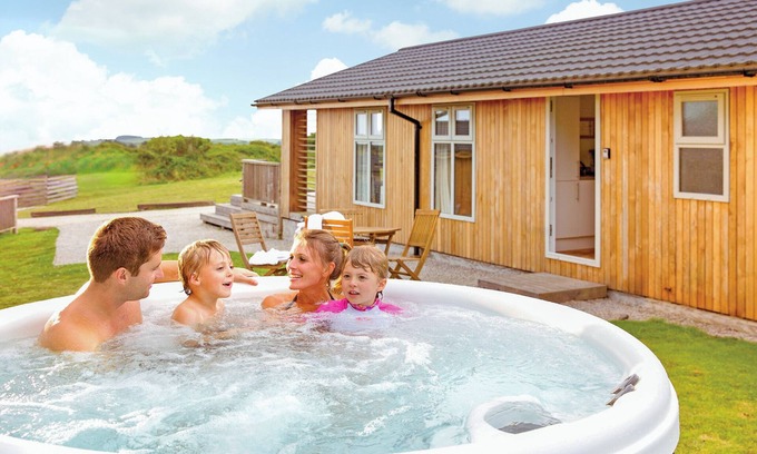 Carnmenellis Ski Chalet | 2 bedroom accommodation in Carnmenellis, Nr Falmouth