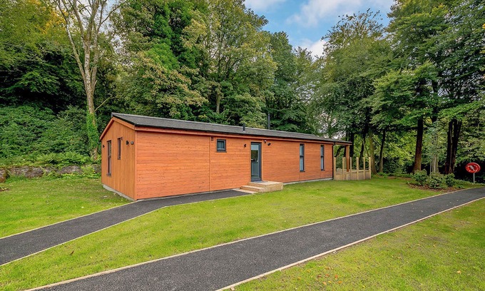 Annbank Ski Chalet | 2 bedroom accommodation in Annbank, Ayr