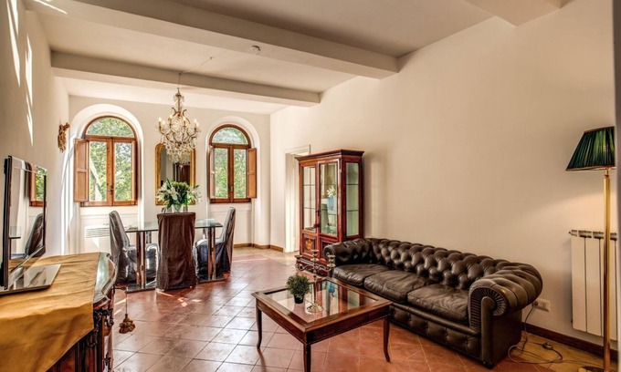 Rione VII Regola Apartment | 2 bedroom apartment at Via Giulia with exclusive view of Palazzo Spada courtyard and Ponte Sisto.