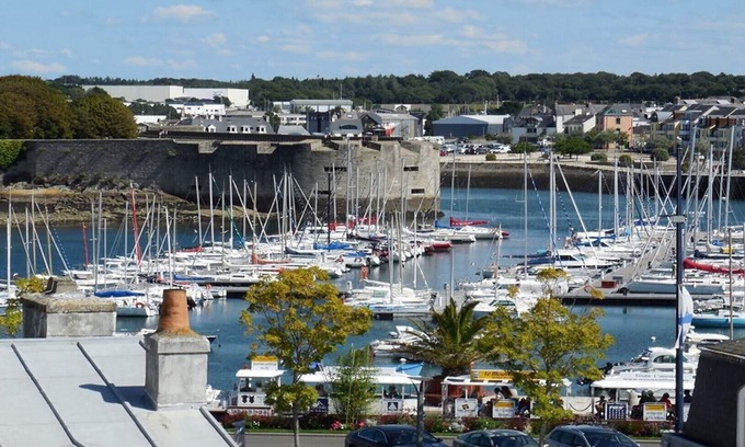 Concarneau Apartment | 2 BEDROOM APARTMENT RENEWED, STUNNING VIEW OF CLOSED CITY AND MARINA
