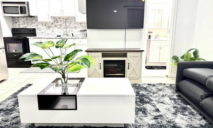 Greenville Apartment | 2-bedroom apartment in superb Jersey City with WiFi, AC