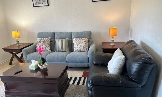 Killeen Apartment | 2-bedroom apartment with AC in charming Killeen