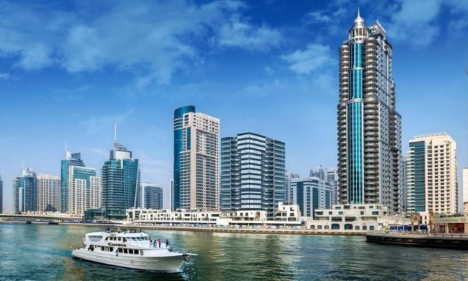 Dubai Marina Apartment | 2-Bedroom Apartment With Partial Marina Lake View