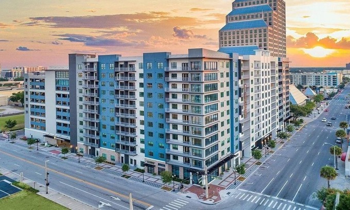 Central Business District Condo | 2 Bedroom Condo 419520 by Houzlet