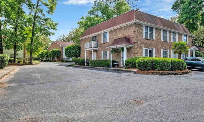 Northeast Pensacola Condo | 2-bedroom condo in charming Pensacola with AC, WiFi