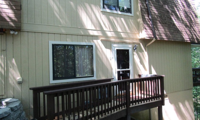 Banner Elk Condo | 2 Bedroom Condo in Ski Country area. Rented by Sugar Mountain Lodging Inc.
