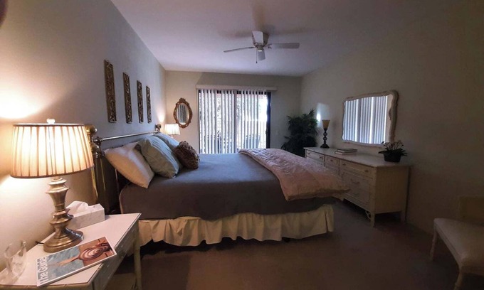 Palm Springs Condo | 2-bedroom condo in beautiful Palm Springs no car needed