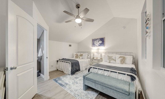 Lower Grand Lagoon Condo | 2-bedroom condo in adorable Panama City Beach, on the lagoon, with WiFi, AC