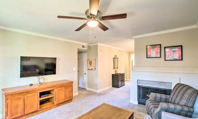 Central Scottsdale Condo | 2-bedroom condo just 8 minutes from Talking Stick Resort Casino