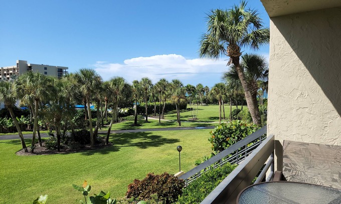 Longboat Key Condo | 2 Bedroom Condo With Lanai Exit On Longboat Key By FVC