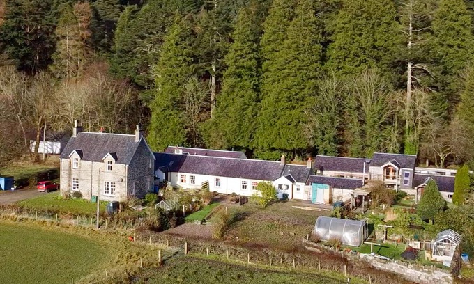 Carradale Cottage | 2 bedroom cottage in Carradale village, sleeps 4, close to coast.