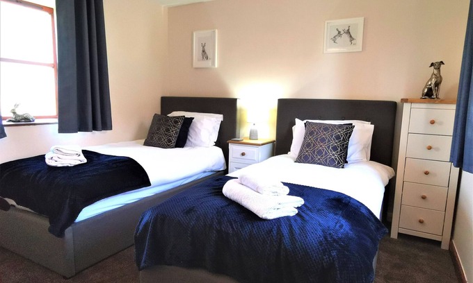 Ruswarp Cottage | 2 Bedroom cottage with views of Whitby Abbey in quiet rural location