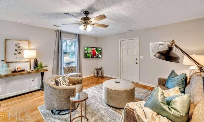 Marietta Apartment | 2 Bedroom Duplex triplex 255415 by Houzlet