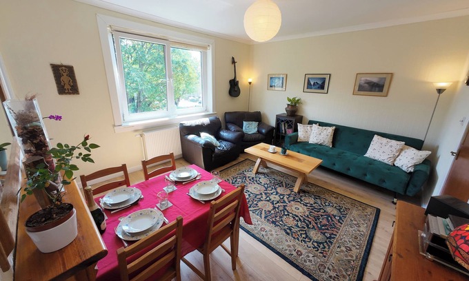 Trinity Condo | 2 bedroom flat in peaceful location near the sea, a short trip from city centre