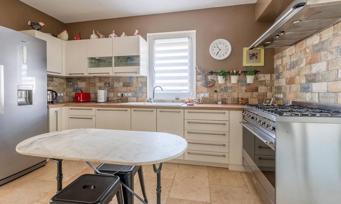 Jonquieres-Saint-Vincent House | 2 bedroom accommodation in Jonquières St Vincent