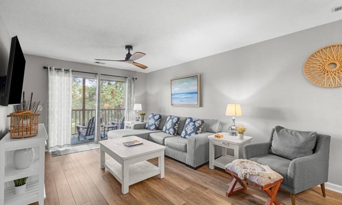 Pawleys Island Villa | 2 Bedroom Golfer's Getaway Sleeps 5