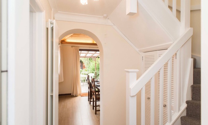 Chester House | 2 bedroom house in Chester city with parking, covered outdoor terrace and garden