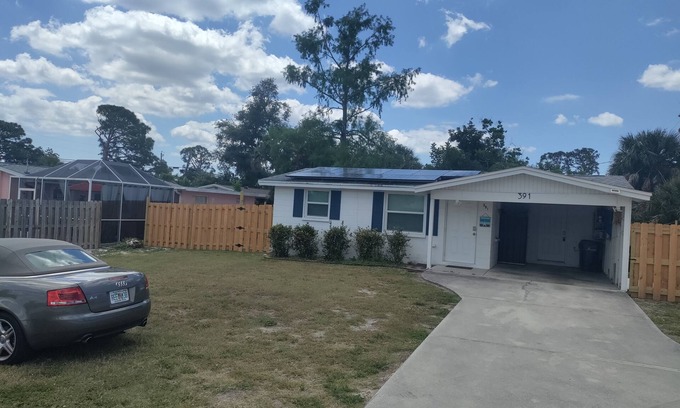 Englewood House | 2 Bedroom in Olde Englewood minutes from the beach with privacy fenced yard.