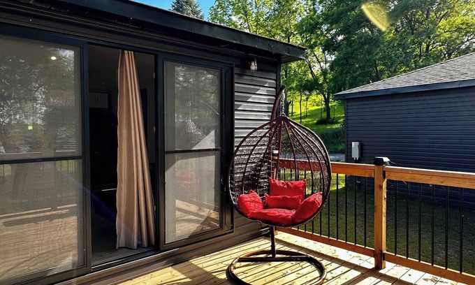 Harwood House | 2-bedroom Lake Front Cottage in Harwood, ON #1