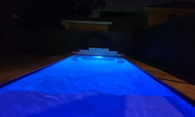West End House | 2 Bedroom Lakeview w/ Fire pit and pool