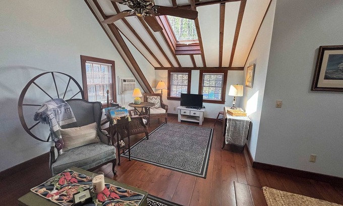 Ogunquit House | 2 Bedroom Oasis, Ogunquit