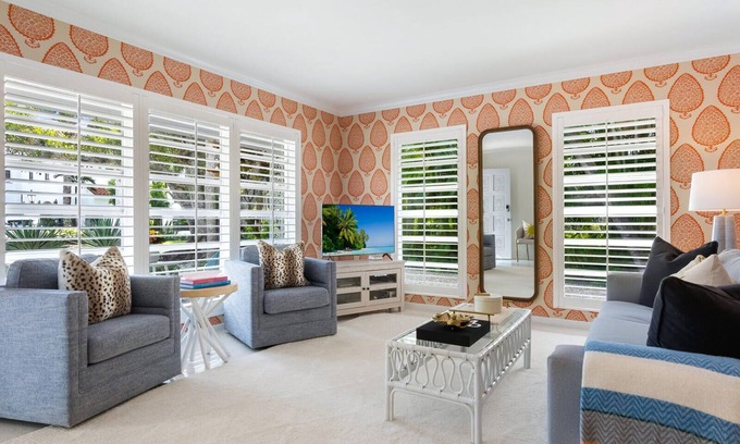 Saint Armands Key House | 2 Bedroom St. Armands Circle Retro Bungalow