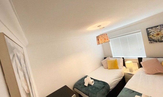 Ipswich House | 2 Bedroom - Suffolk City Stay