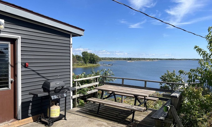 Carling Cabin | 2-bedroom Waterfront Cottage in Georgian Bay - Rockwood #7