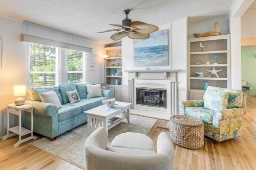 Harkers Island House | 2 Blocks to Crystal Coast Family-Friendly Retreat
