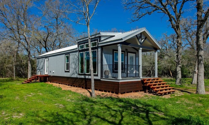 Somerville House | 2 Br 1ba Private Farmhouse