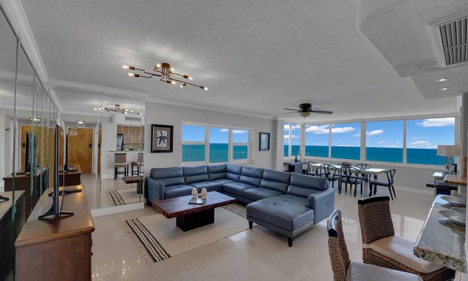 Galt Mile Condo | 2 BR Apt w/amazing view of the beach, pool, beach bar and private Jacuzzi