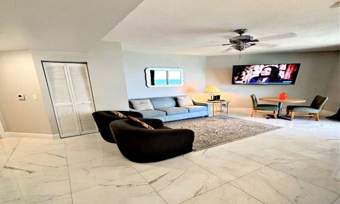 Daytona Beach Condo | 2 BR Direct Oceanfront 3 Balcony - Wyndham Ocean Walk Daytona Beach 1401