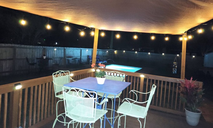 Gulfport House | 2 BR Private Vac Home near Beaches, Heated Pool, Pet-friendly Backyard w Deck