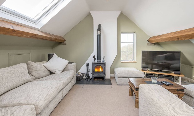 Angle House | 2 Chapel Bay, Holiday Home Angle, Sleeps 5, 2 bedrooms, bathrooms