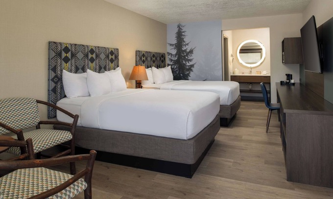 Port Angeles Hotel | 2 Comfortable Units! Pool, Parking, Pets Allowed, Close to Hollywood Beach!