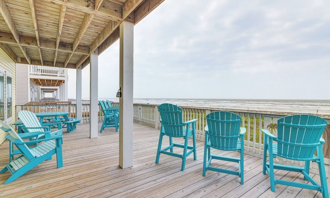 Freeport House | 2 Decks, Patio & Views: Beachfront Texas Retreat